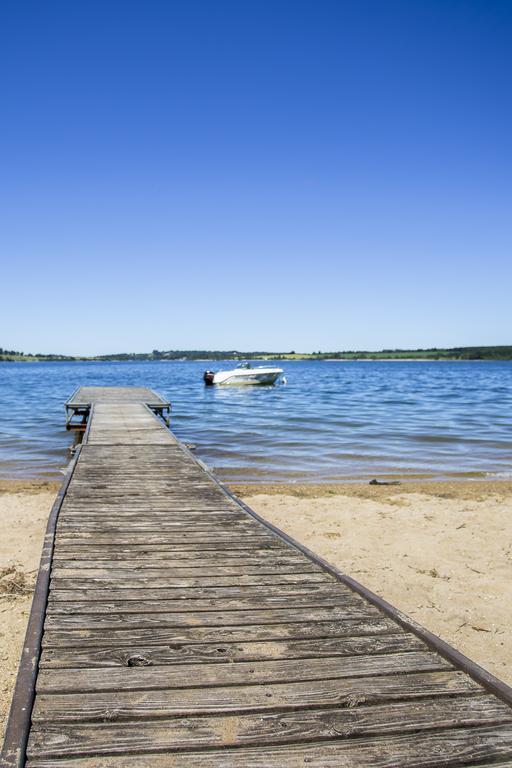 Beau-Rivage Du Lac De Pareloup Salles-Curan Ngoại thất bức ảnh
